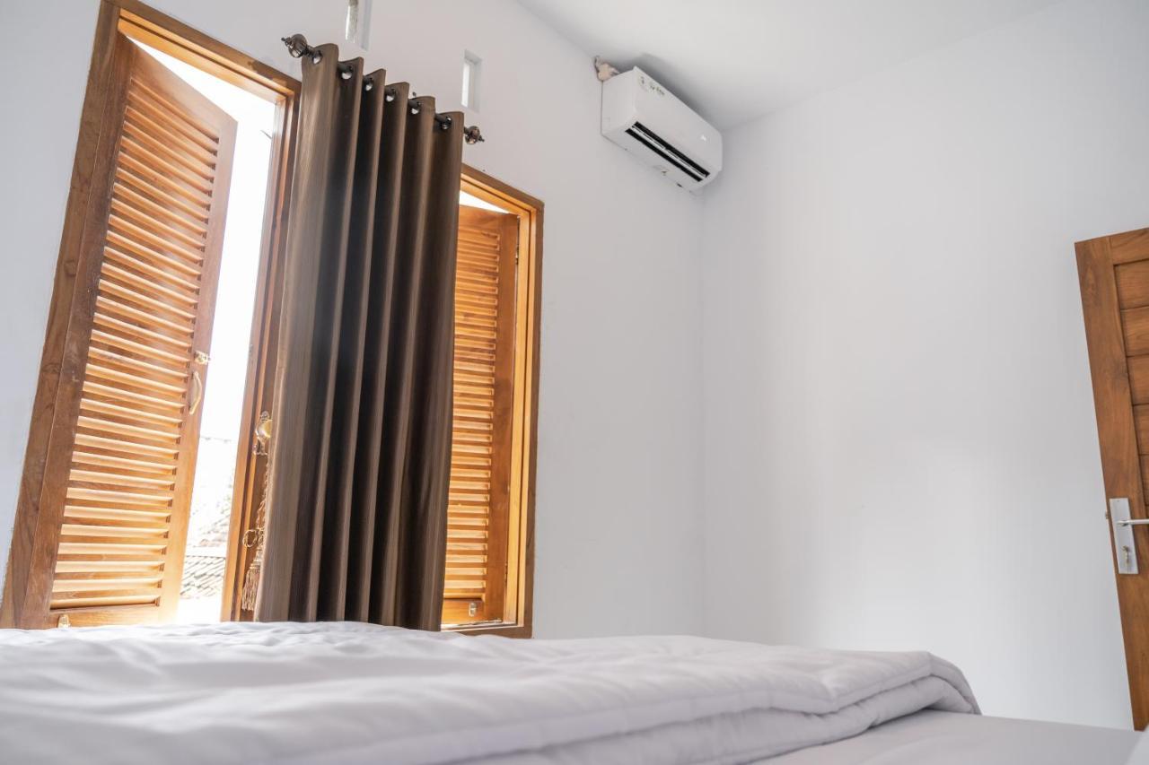 Azalia Homestay Джокьякарта Экстерьер фото